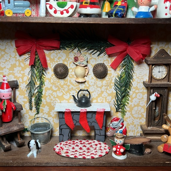 VTG Christmas Kitsch wooden festive doll house diorama figurine wall hanging - Picture 9 of 17